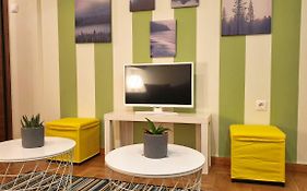 Athens Stadium path quiet&central 4 persons apartment